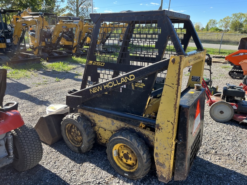 New Holland L250 42” HLA bucket 