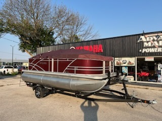 Boats  2023 Sylvan Mirage 818 Cruise w Yamaha F40 Photo