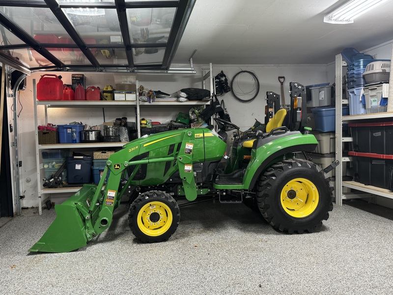 John Deere 2032 Compact Tractor Loader/Fr Snowblower Package 