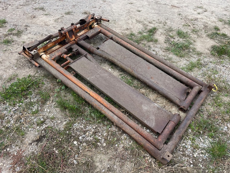 Miscellaneous  Cattle Head Gate Photo