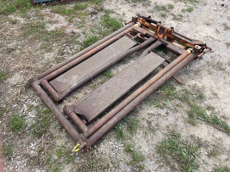 Miscellaneous  Cattle Head Gate Photo