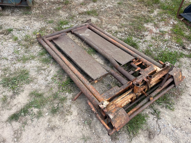 Miscellaneous  Cattle Head Gate Photo