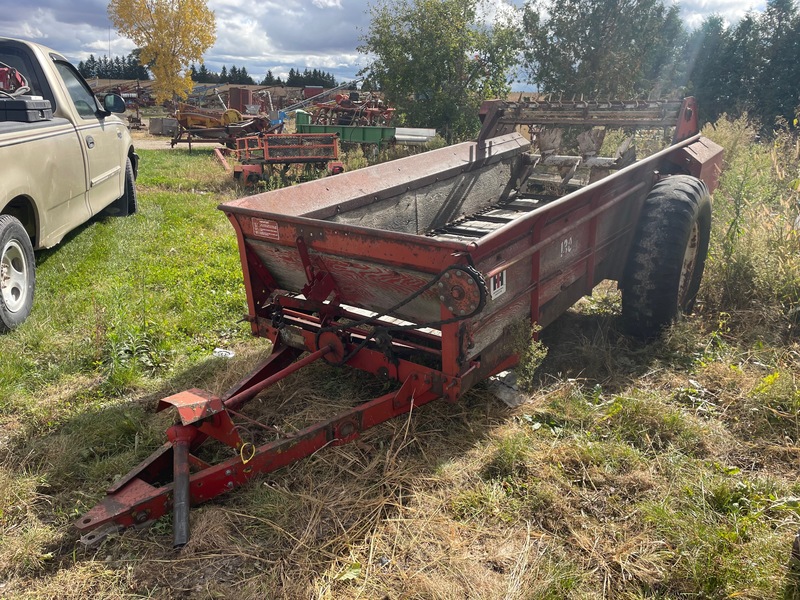 International Harvester 130 Double Beater Manure Spreader