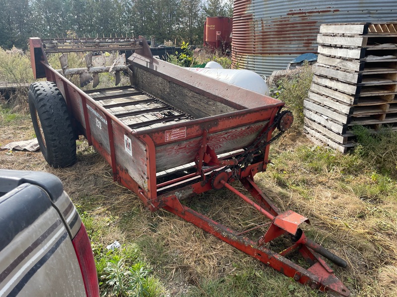 Manure Equipment  International Harvester 130 Double Beater Manure Spreader Photo