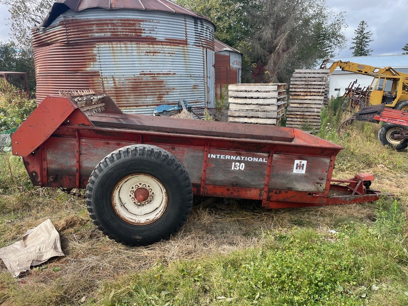 Manure Equipment  International Harvester 130 Double Beater Manure Spreader Photo