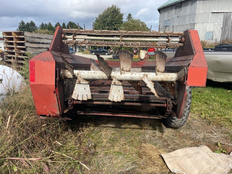 Manure Equipment  International Harvester 130 Double Beater Manure Spreader Photo