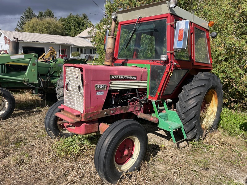 Tractors  International 624 Tractor cab - 3pth , PTO Photo