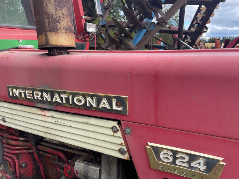 Tractors  International 624 Tractor cab - 3pth , PTO Photo