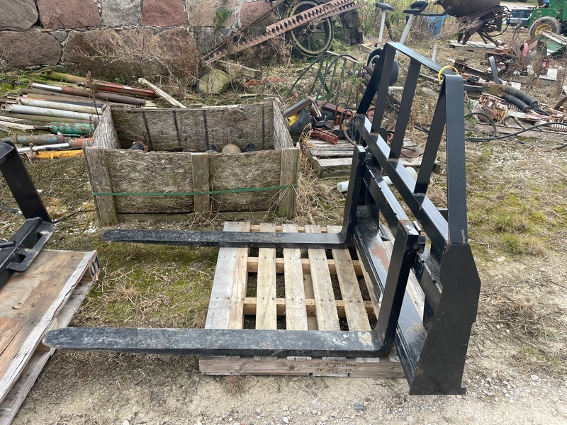 Attachments  Almost New Pallet Forks - Skid steer & Quick attach Photo