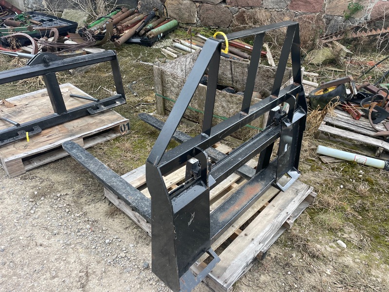 Attachments  Almost New Pallet Forks - Skid steer & Quick attach Photo