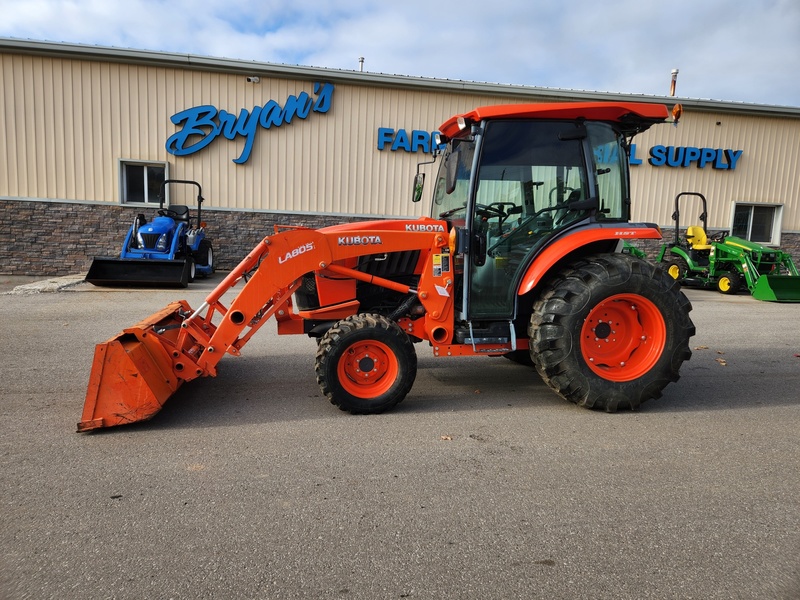 Tractors - Compact  Kubota L4060 HST Tractor  Photo