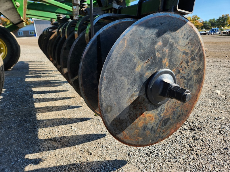 Soil Savers and Chisel Plows  John Deere 714 Soil Saver Photo