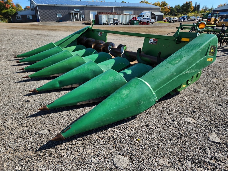 Combines & Harvesting Equipment  John Deere 693 Corn Head Photo