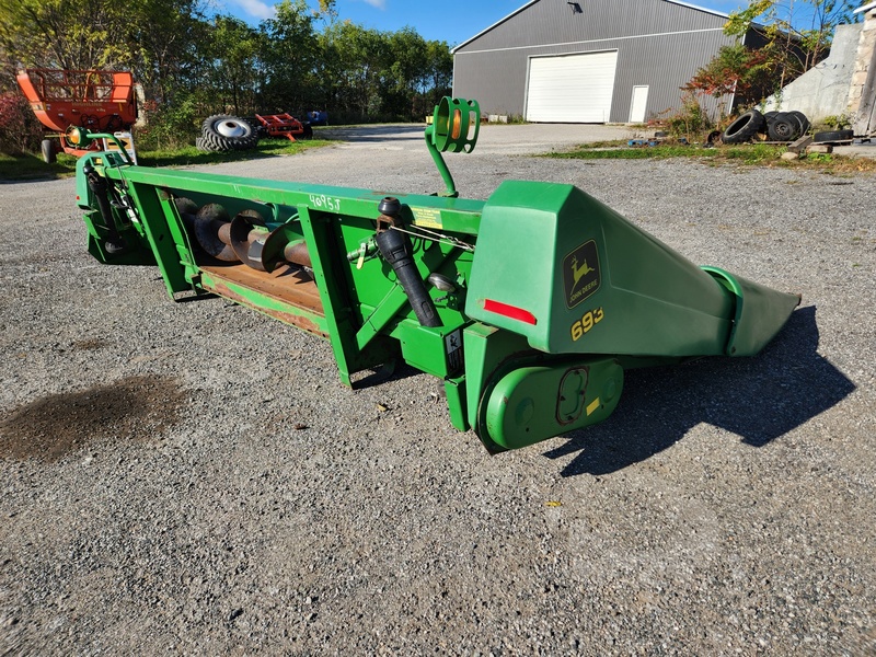 Combines & Harvesting Equipment  John Deere 693 Corn Head Photo