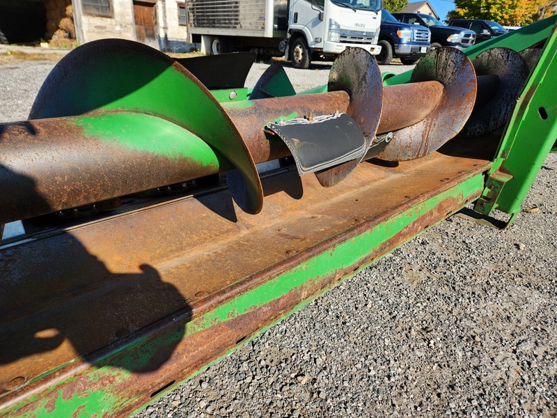 Combines & Harvesting Equipment  John Deere 693 Corn Head Photo