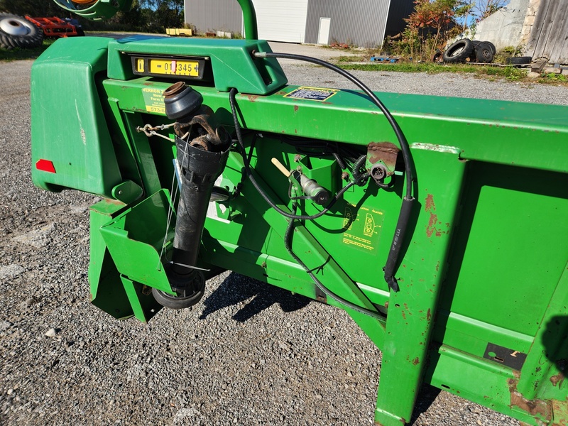 Combines & Harvesting Equipment  John Deere 693 Corn Head Photo