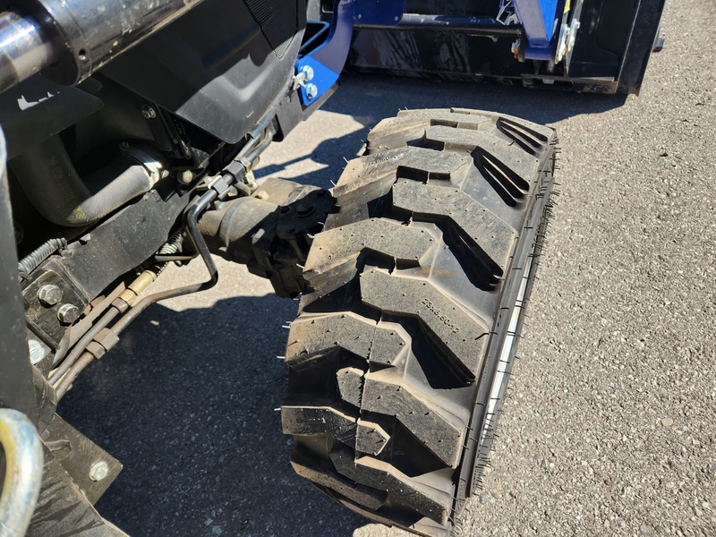 Tractors - Compact  Farmtrac 25H Tractor  Photo