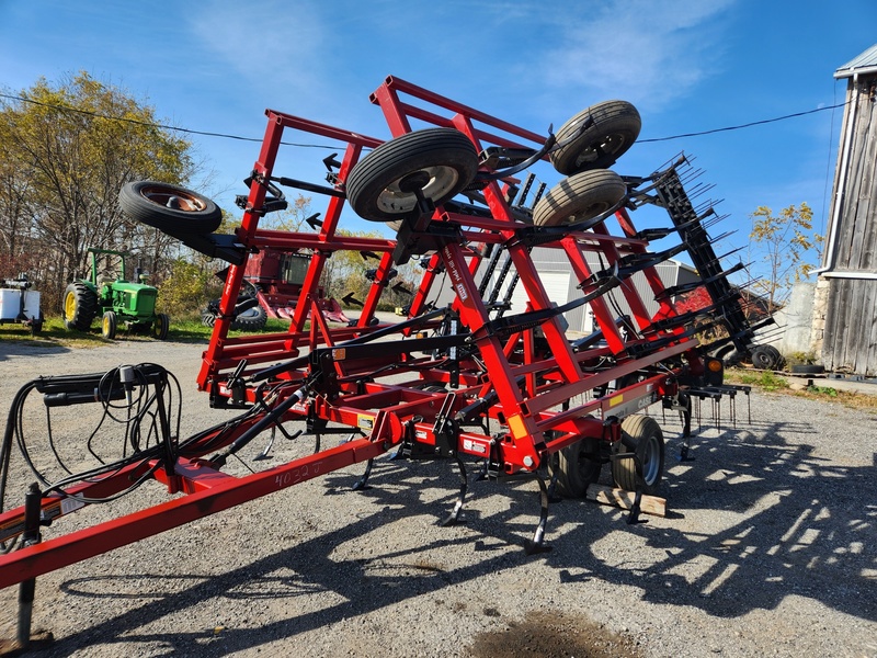 Cultivators  Case IH Tigermate ll Cultivator Photo