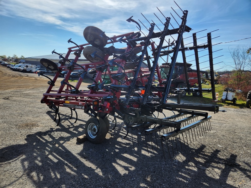 Cultivators  Case IH Tigermate ll Cultivator Photo