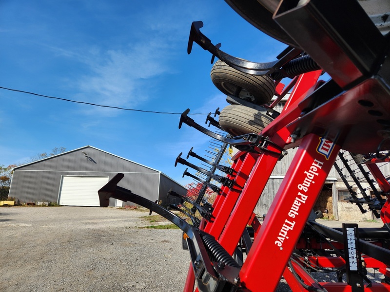 Cultivators  Case IH Tigermate ll Cultivator Photo