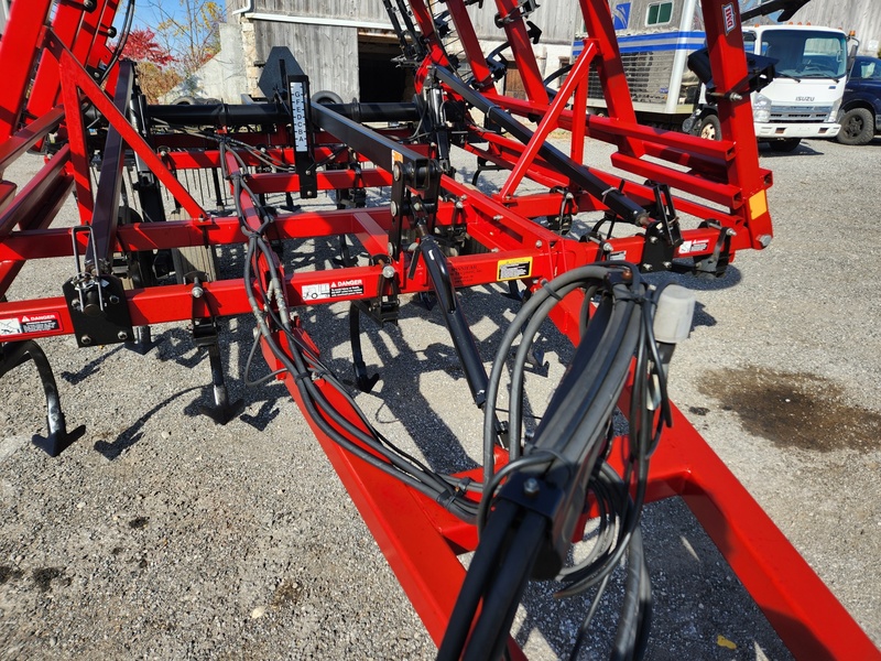 Cultivators  Case IH Tigermate ll Cultivator Photo