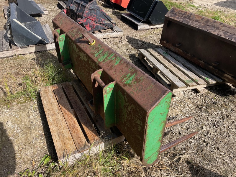 Attachments  John Deere Manure Fork - 6ft & Quick Attach Photo