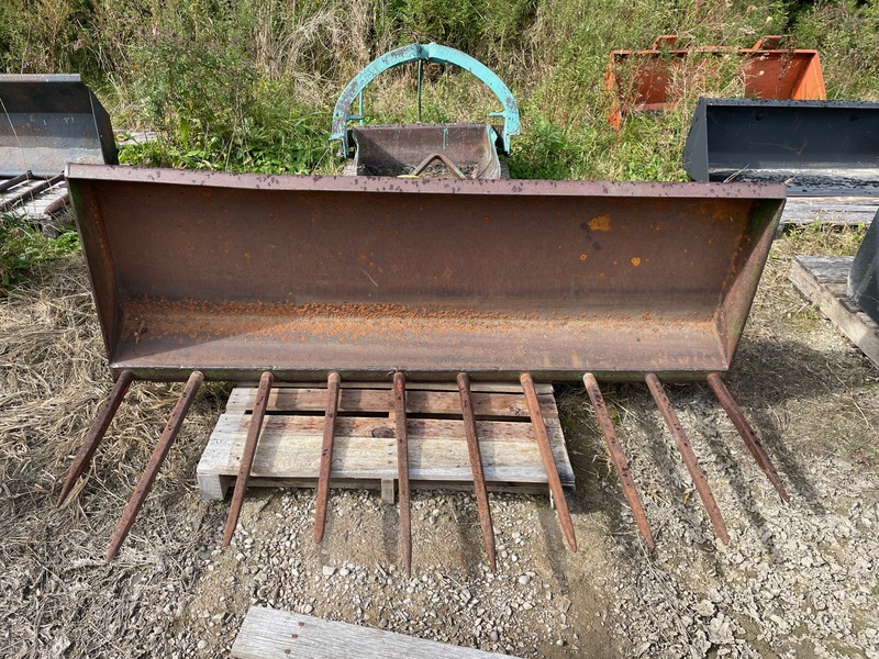 Attachments  John Deere Manure Fork - 6ft & Quick Attach Photo