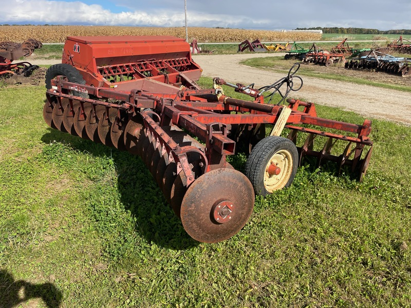 Tillage - Discs  Krause 9ft Disc Photo