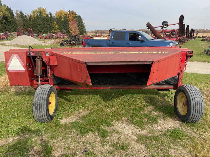 Hay/Forage/Livestock  New Holland 492 Haybine Photo