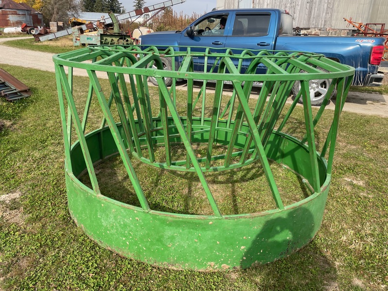 Hay/Forage/Livestock  Round Bale Feeder Photo