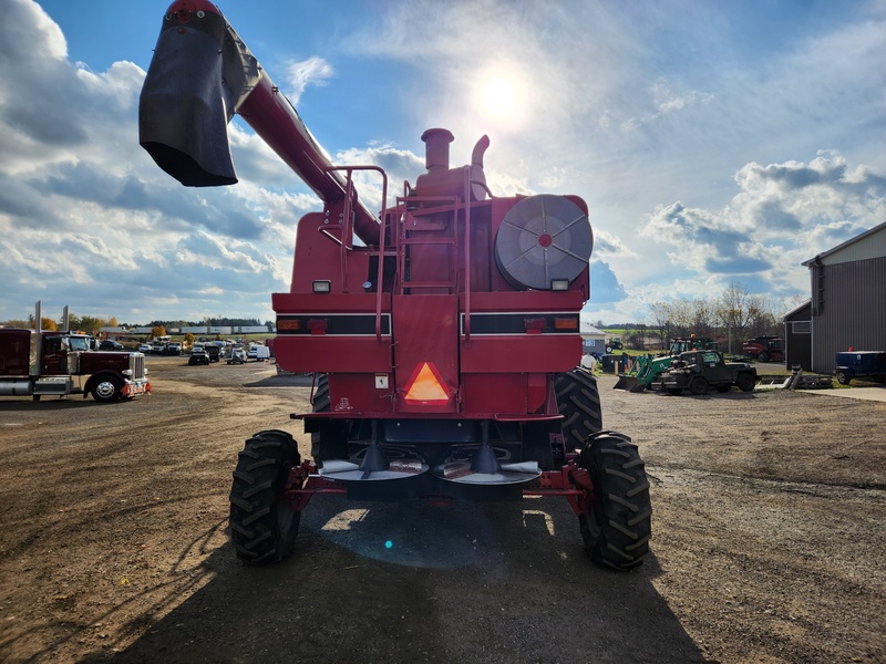 Combines & Harvesting Equipment  Case IH 2188 Combine   Photo