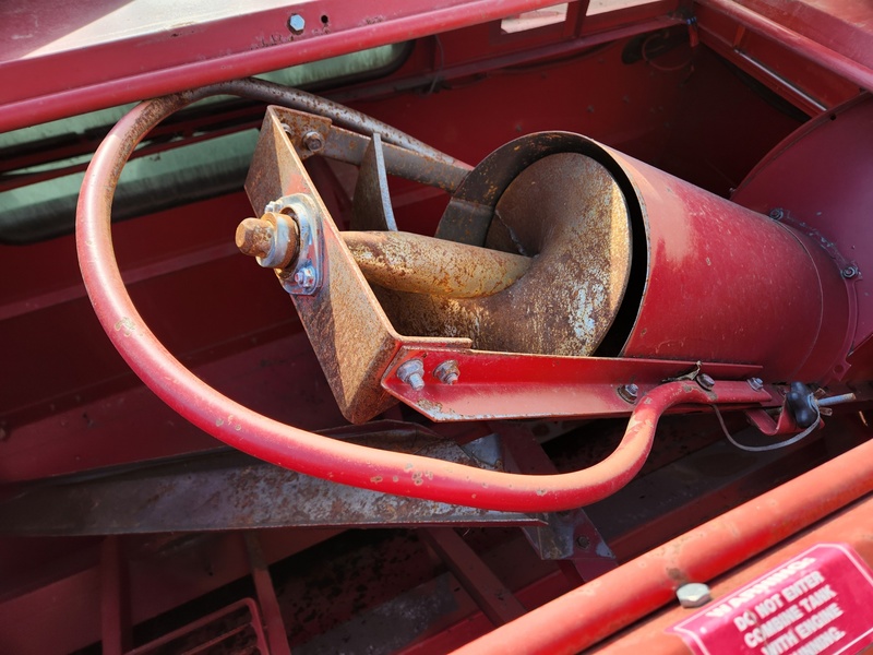 Combines & Harvesting Equipment  Case IH 2188 Combine   Photo