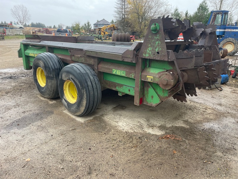 Manure Equipment  John Deere 780 Hydra Push Manure Spreader - Double Beater + End Gate Photo