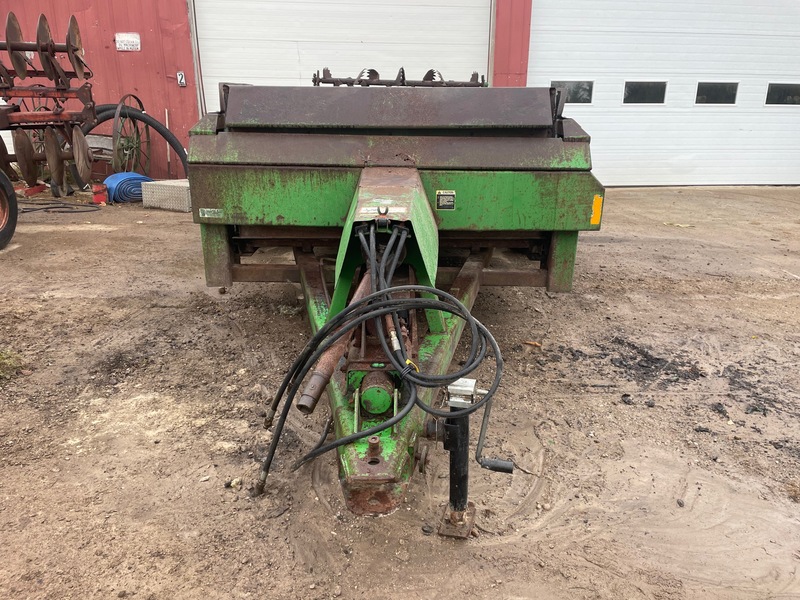 Manure Equipment  John Deere 780 Hydra Push Manure Spreader - Double Beater + End Gate Photo