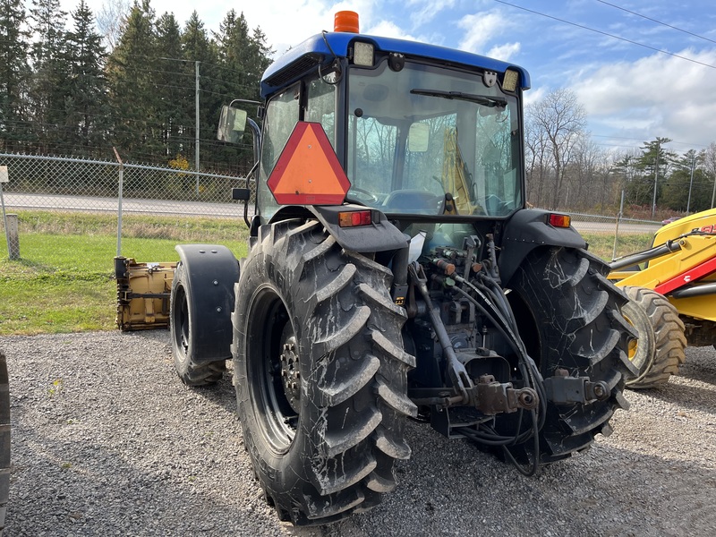 New Holland TN75D Tractor w/HLA 8-13 Snow Wing