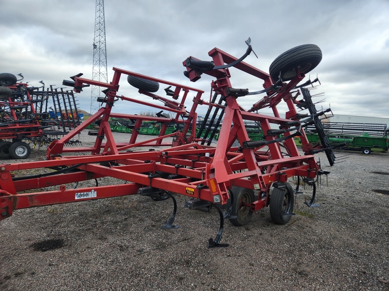 Cultivators  Case IH 4800 Cultivator  Photo