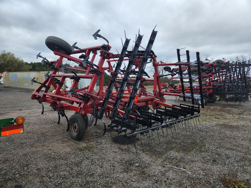 Cultivators  Case IH 4800 Cultivator  Photo