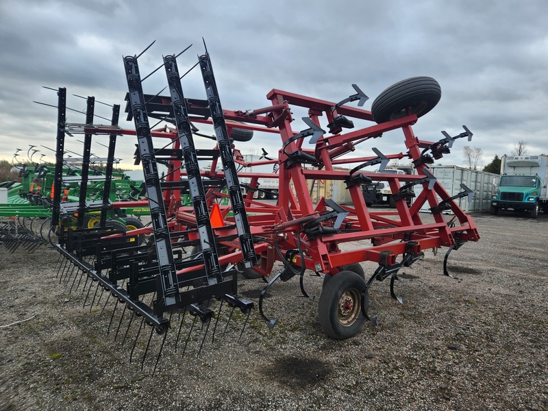 Cultivators  Case IH 4800 Cultivator  Photo