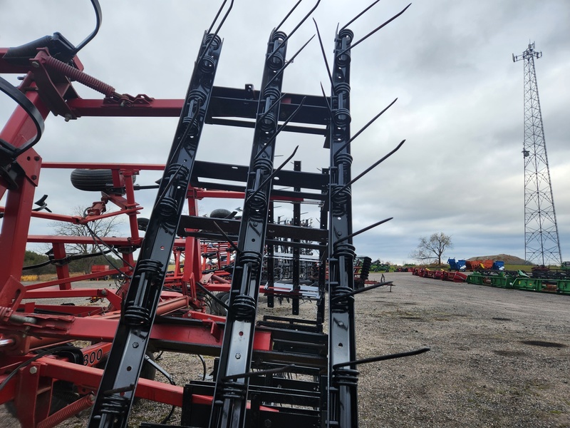 Cultivators  Case IH 4800 Cultivator  Photo