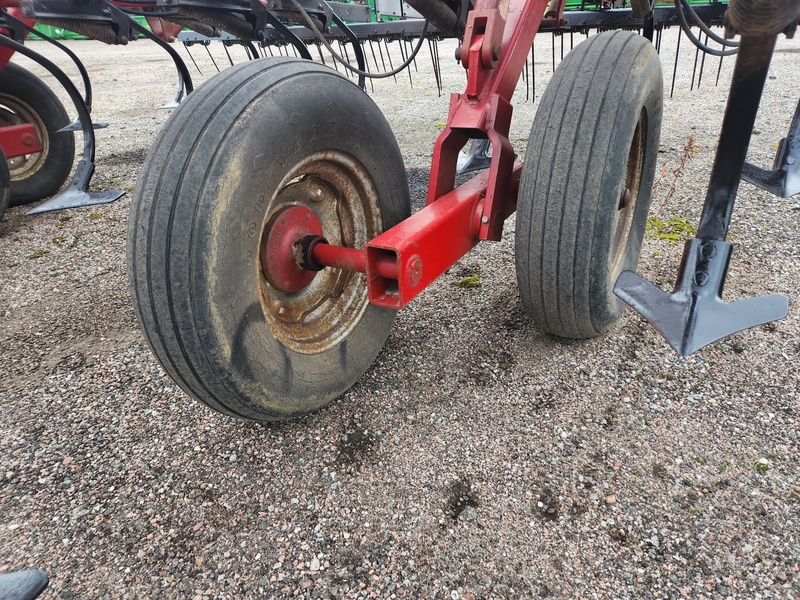 Cultivators  Case IH 4800 Cultivator  Photo