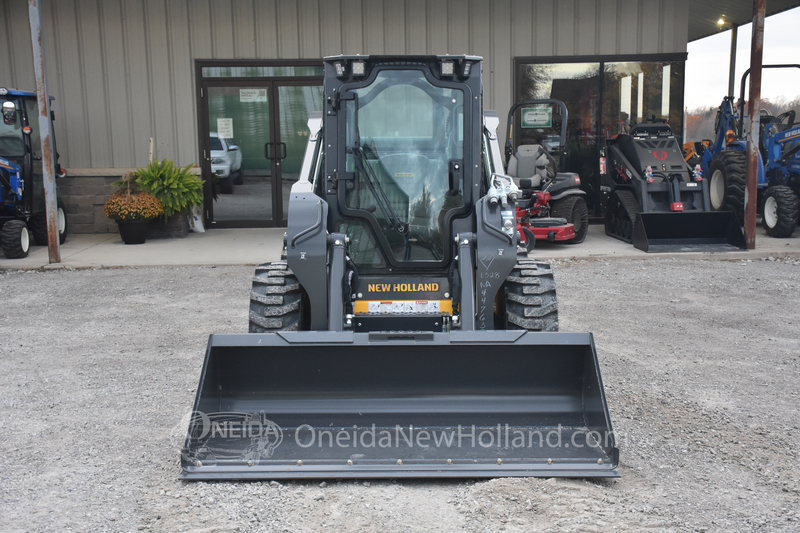 Skidsteers & Track Loaders  New Holland L328 Skidsteer Photo