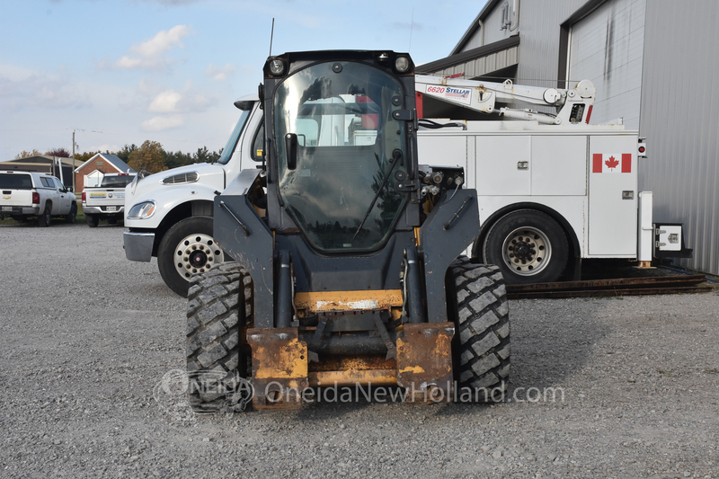 Skidsteers & Track Loaders  2013 Deere 326D Skidsteer Photo