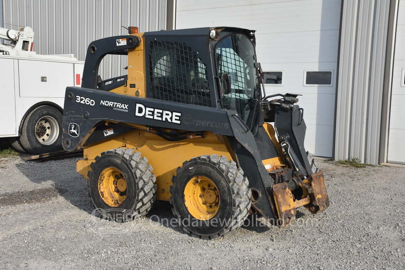 Skidsteers & Track Loaders  2013 Deere 326D Skidsteer Photo