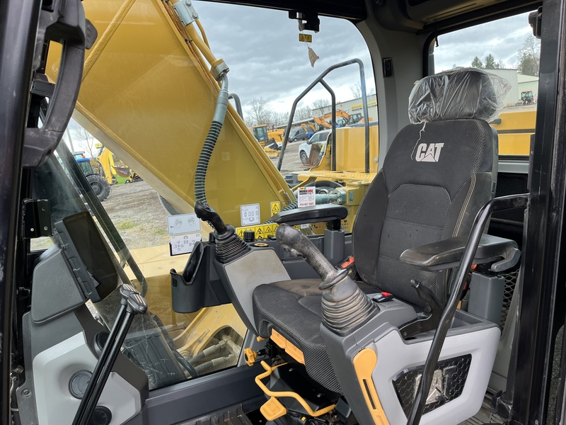 Cat 323 Excavator - Only 875 hrs 