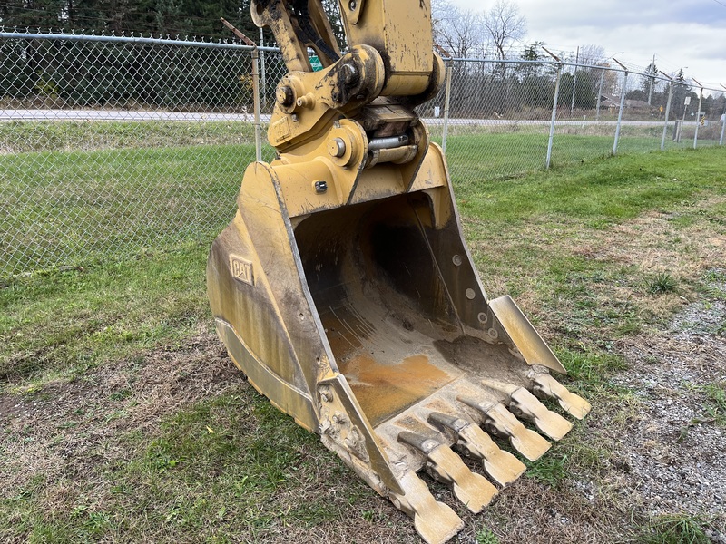 Cat 323 Excavator - Only 875 hrs 