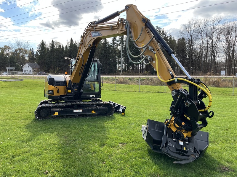 Sany SY80 with Engcon Tilt Rotator 