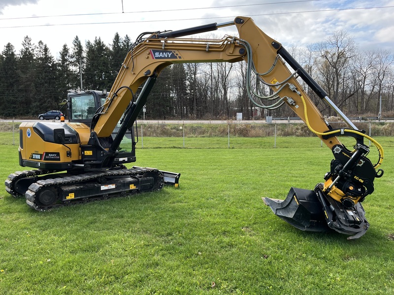 Sany SY80 with Engcon Tilt Rotator 