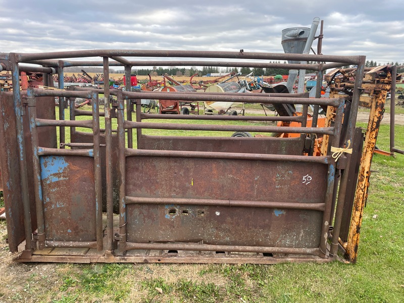 Cattle Squeeze Chute With Head Gate