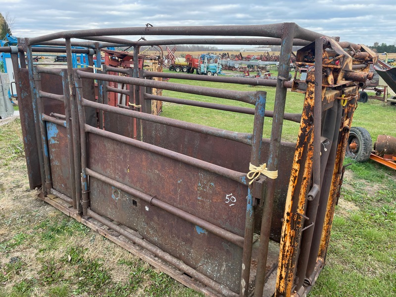 Hay/Forage/Livestock  Cattle Squeeze Chute With Head Gate Photo