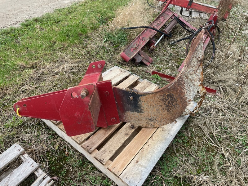 Tillage - Other  Worksaver 3pt 1 Tooth Ripper With Mole Photo